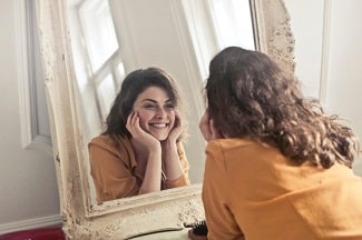 با آینه صحبت کنید